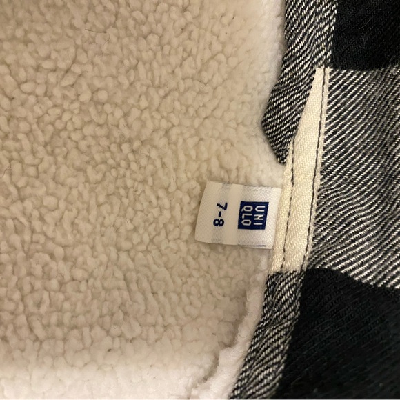Uniqlo kids size 7-8 sweater - Picture 3 of 6